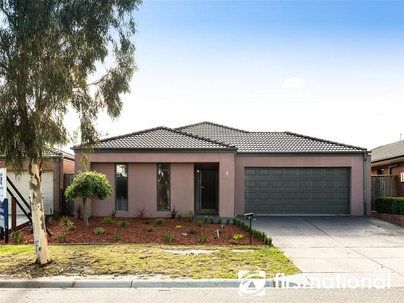 7 Devine Drive, Pakenham VIC 3810