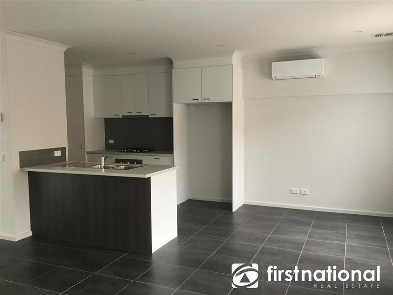 49 Atlantic Drive, Pakenham VIC 3810