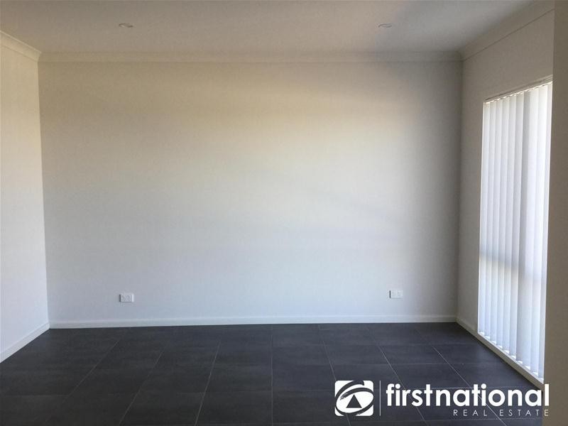 49 Atlantic Drive, Pakenham VIC 3810