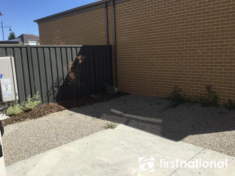 49 Atlantic Drive, Pakenham VIC 3810