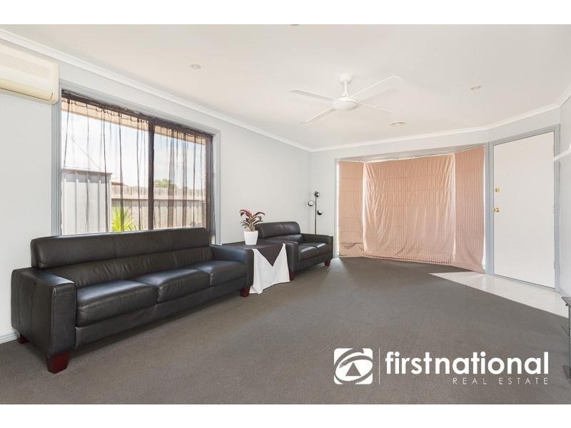 6 Riviera Drive, Pakenham VIC 3810