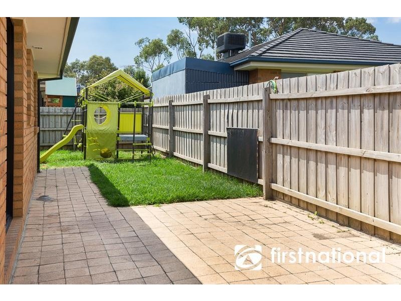 6 Riviera Drive, Pakenham VIC 3810