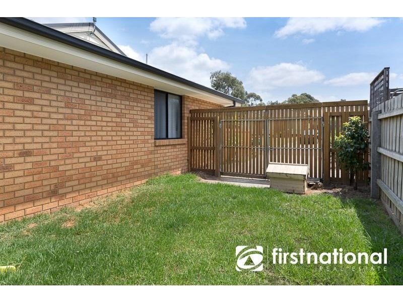 6 Riviera Drive, Pakenham VIC 3810