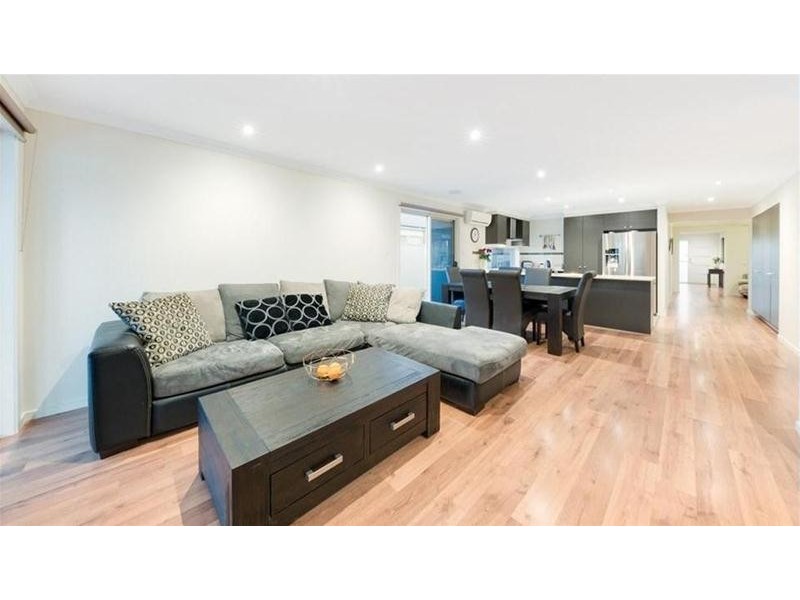 11 Celebration Circuit, Pakenham VIC 3810