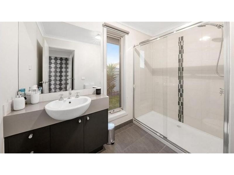 11 Celebration Circuit, Pakenham VIC 3810