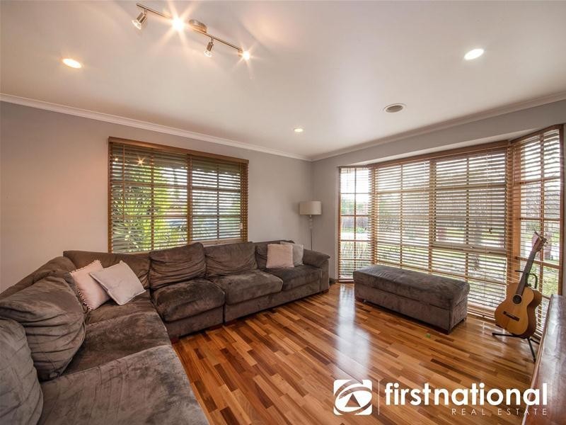 10 Oxenford Rise, Narre Warren South VIC 3805