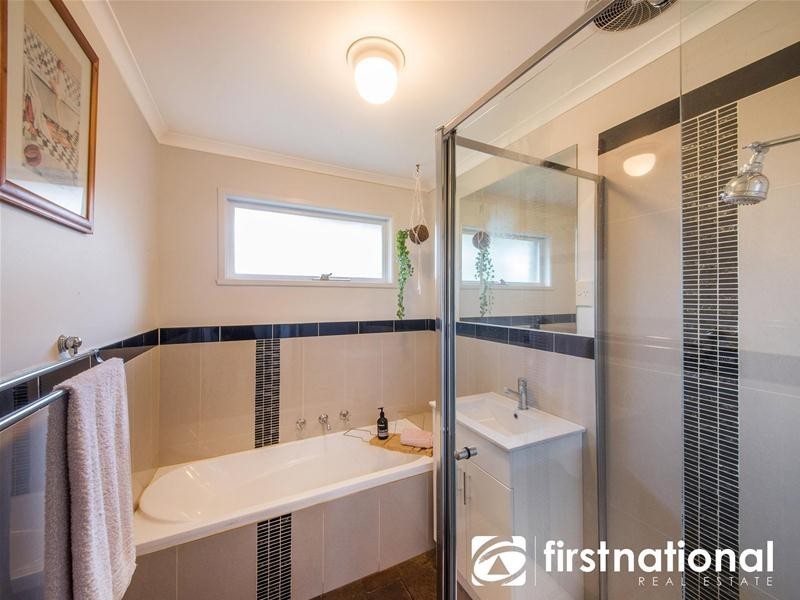 10 Oxenford Rise, Narre Warren South VIC 3805