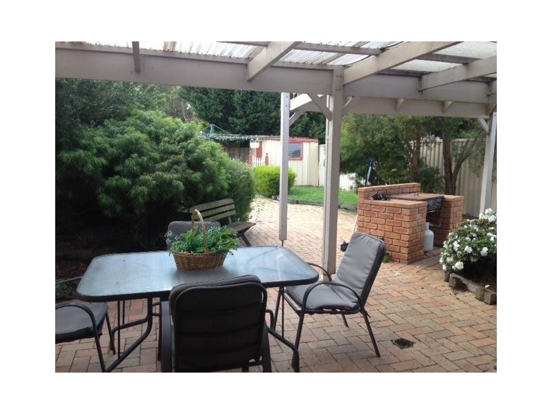 8 Festival Terrace, Berwick VIC 3806