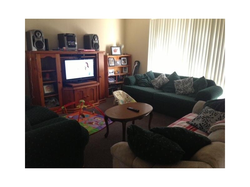 8 Festival Terrace, Berwick VIC 3806