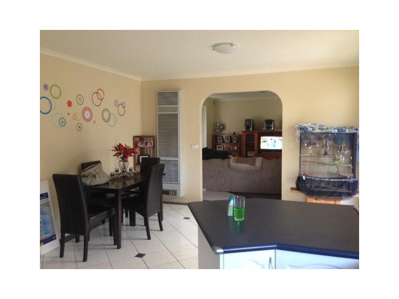 8 Festival Terrace, Berwick VIC 3806