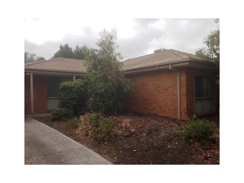 8 Festival Terrace, Berwick VIC 3806