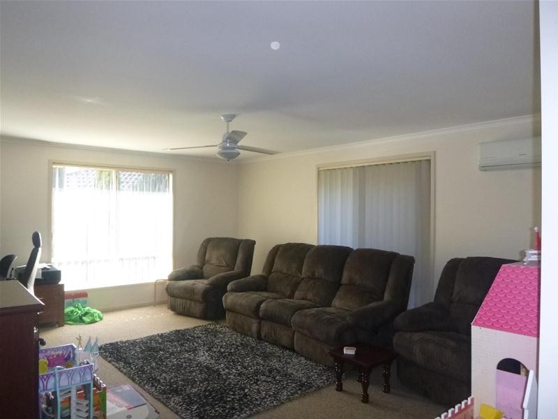 9 Claire Close, Pakenham VIC 3810