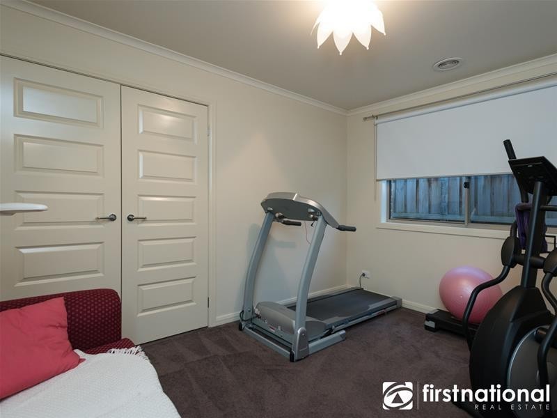 37 Fallingwater Drive, Pakenham VIC 3810