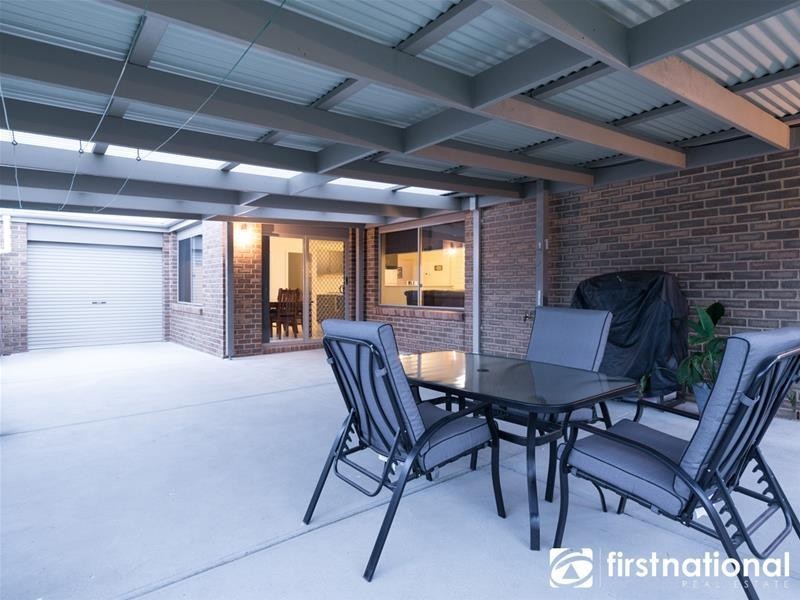 37 Fallingwater Drive, Pakenham VIC 3810
