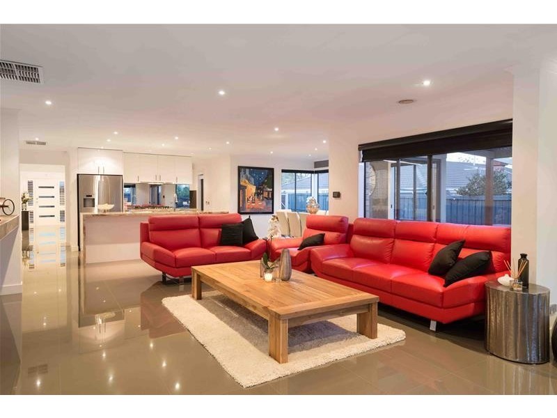 62 Loxley Boulevard, Narre Warren South VIC 3805