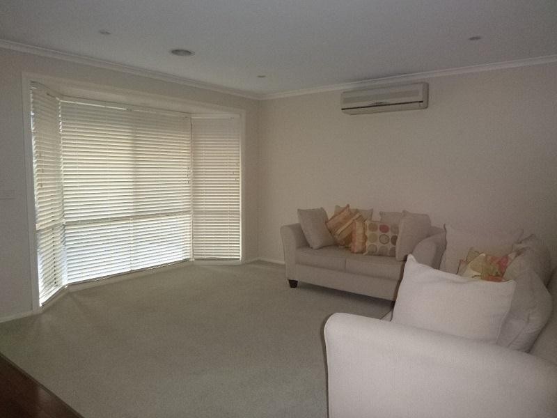 25 Innes Court, Berwick VIC 3806