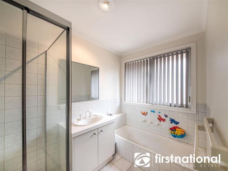 17 Amber Crescent, Narre Warren VIC 3805