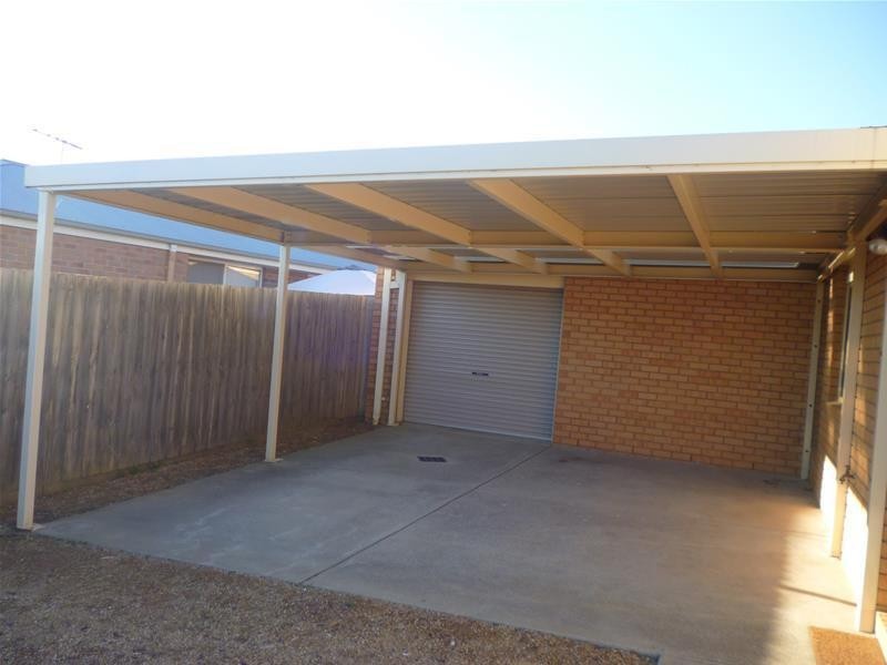 27 Turella Close, Berwick VIC 3806