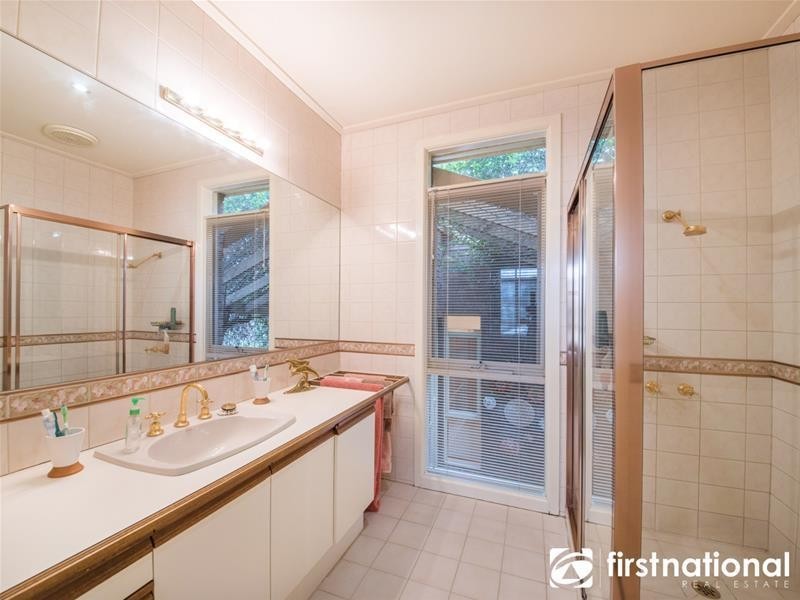 11 Clover Close, Berwick VIC 3806