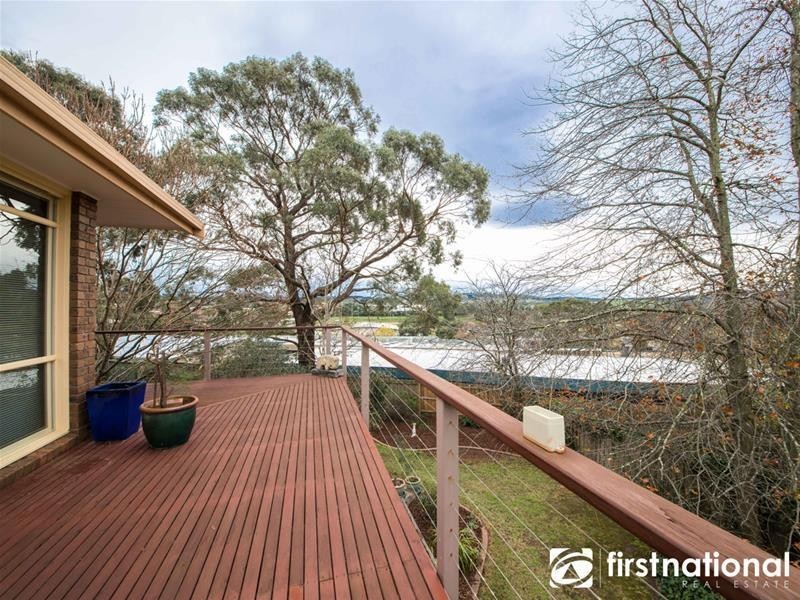 11 Clover Close, Berwick VIC 3806