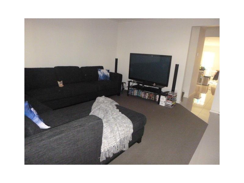 8/2-4 Edinburgh Drive, Beaconsfield VIC 3807