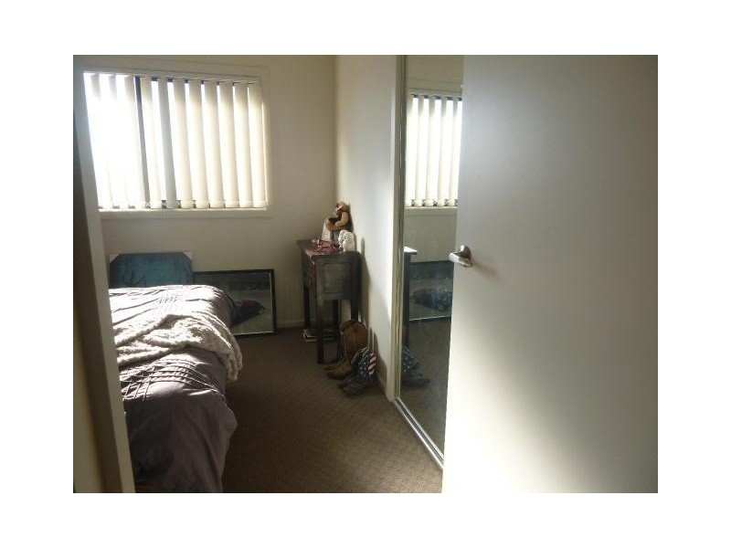 8/2-4 Edinburgh Drive, Beaconsfield VIC 3807