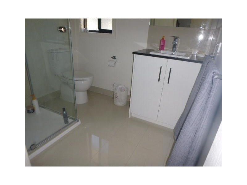 8/2-4 Edinburgh Drive, Beaconsfield VIC 3807