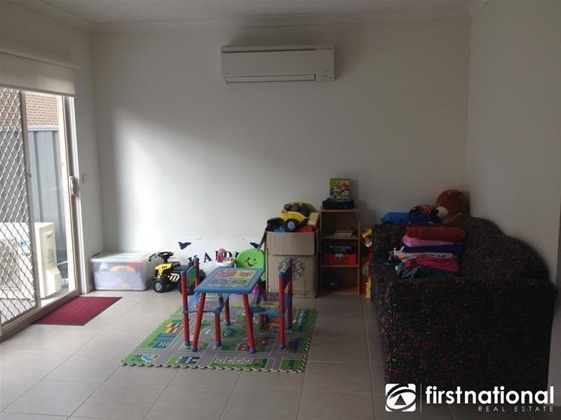 53 Atlantic Drive, Pakenham VIC 3810