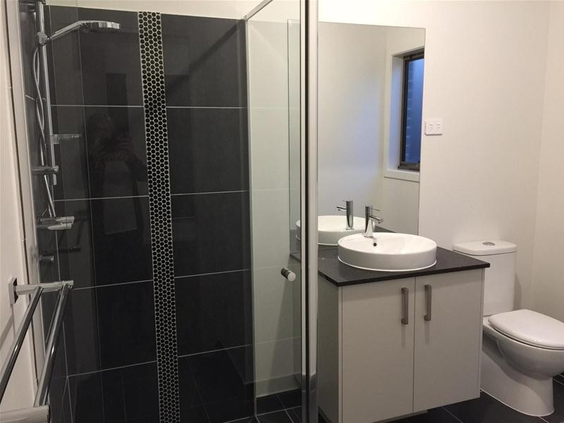 8 Barbara Avenue, Officer VIC 3809