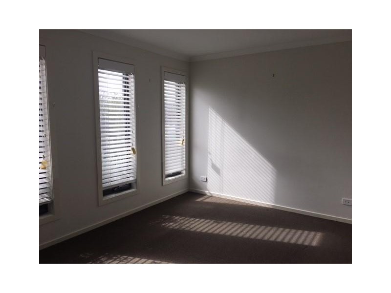 31 Glenelg Street, Clyde North VIC 3978