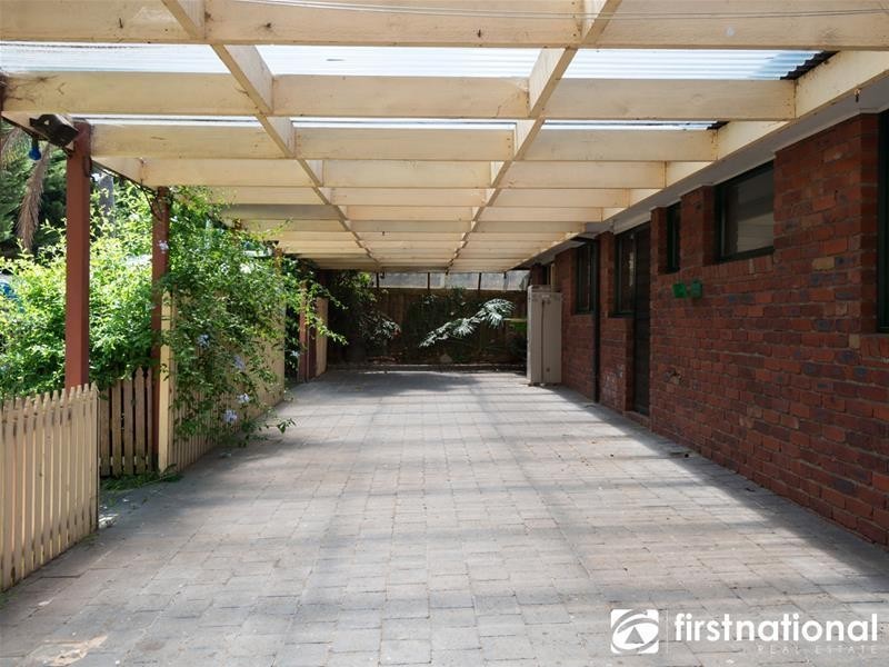 64 Collins Crescent, Berwick VIC 3806