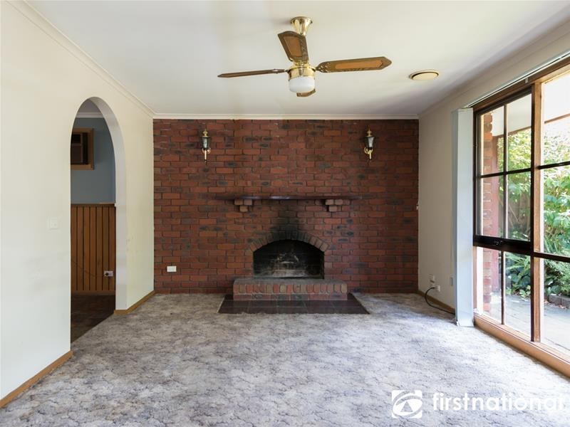 64 Collins Crescent, Berwick VIC 3806