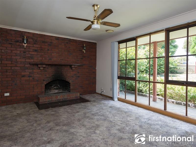 64 Collins Crescent, Berwick VIC 3806