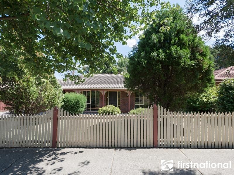 64 Collins Crescent, Berwick VIC 3806