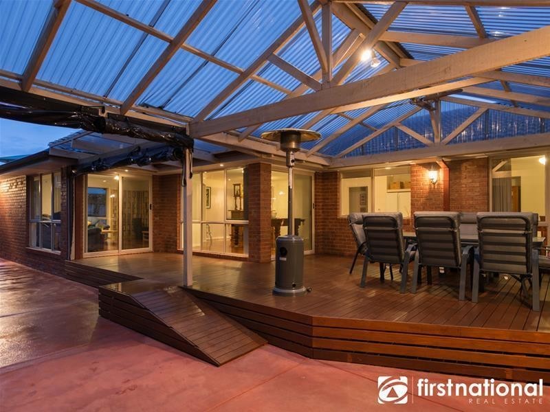 37 Lorikeet Drive, Berwick VIC 3806