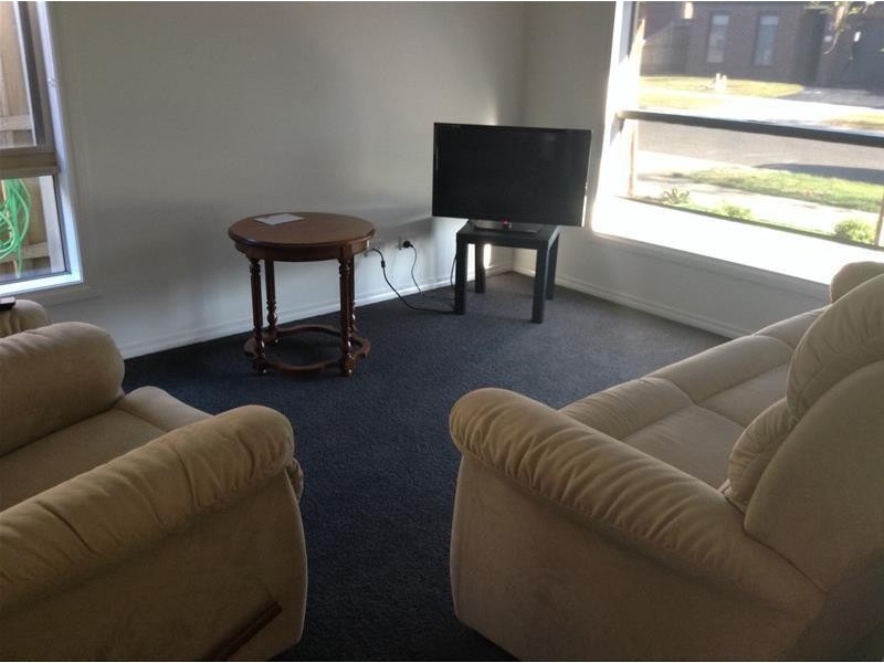 12 Naas Road, Clyde North VIC 3978