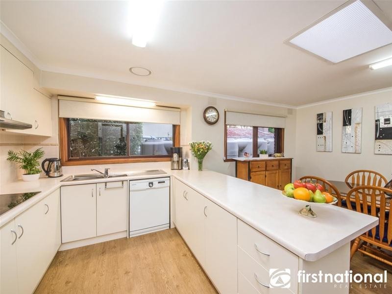 32 Outlook Drive, Berwick VIC 3806