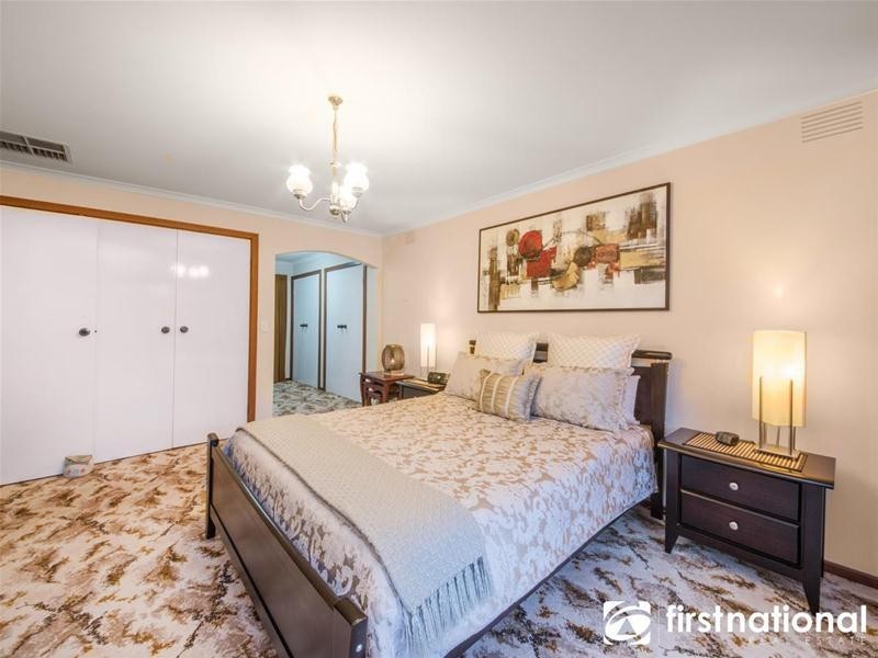 32 Outlook Drive, Berwick VIC 3806