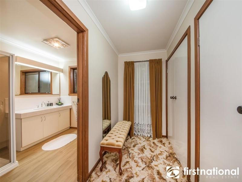 32 Outlook Drive, Berwick VIC 3806