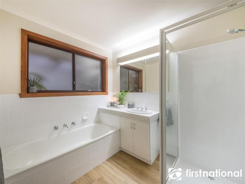 32 Outlook Drive, Berwick VIC 3806