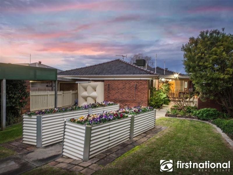 32 Outlook Drive, Berwick VIC 3806