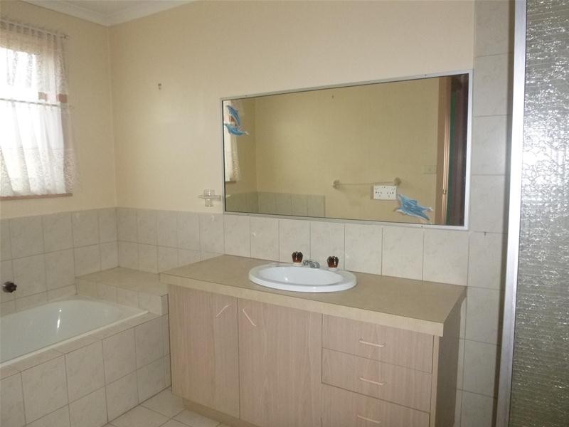 50 Hinrichsen Drive, Hallam VIC 3803