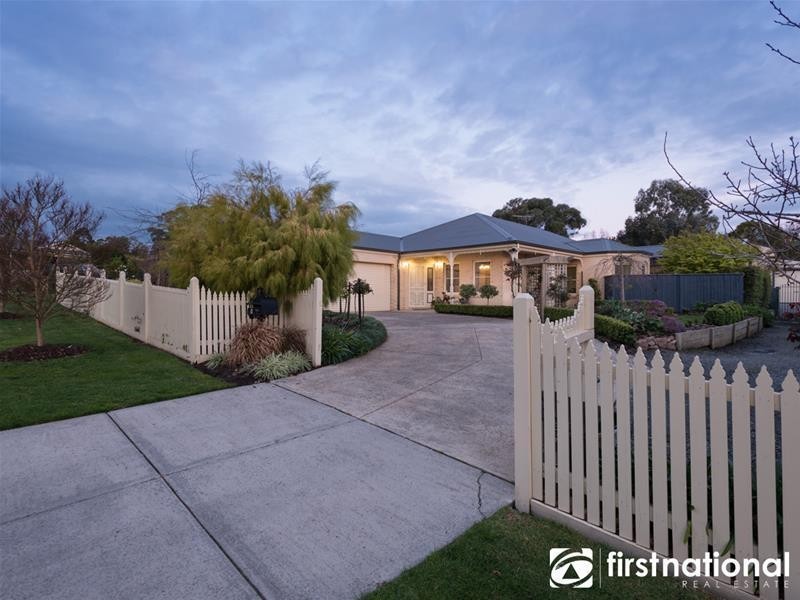 9 Kerry Place, Garfield VIC 3814