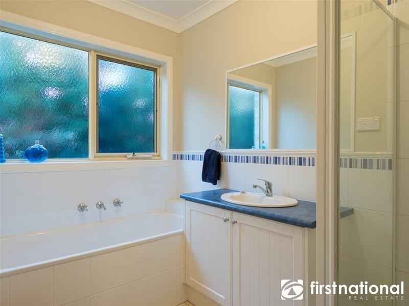 9 Kerry Place, Garfield VIC 3814