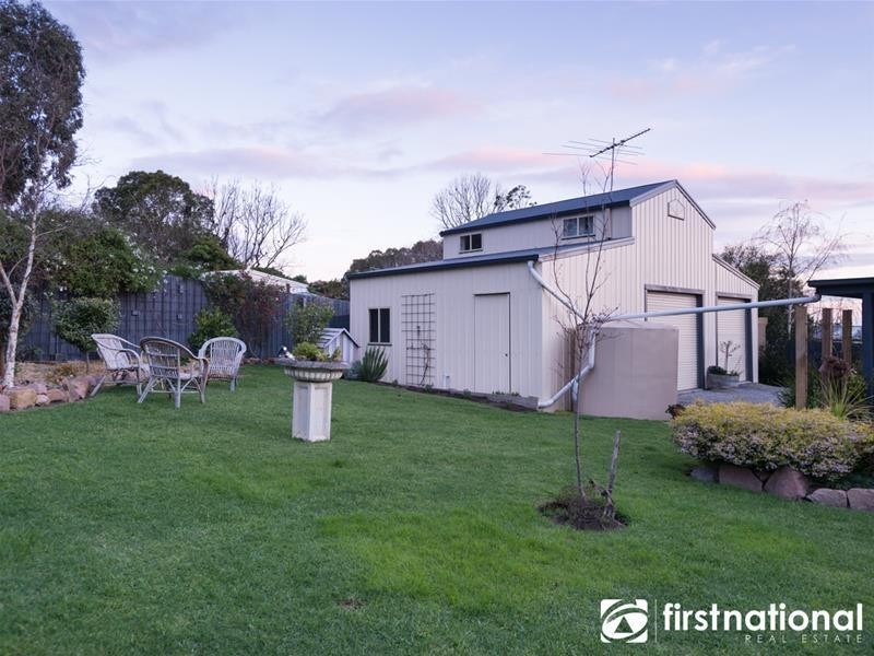 9 Kerry Place, Garfield VIC 3814