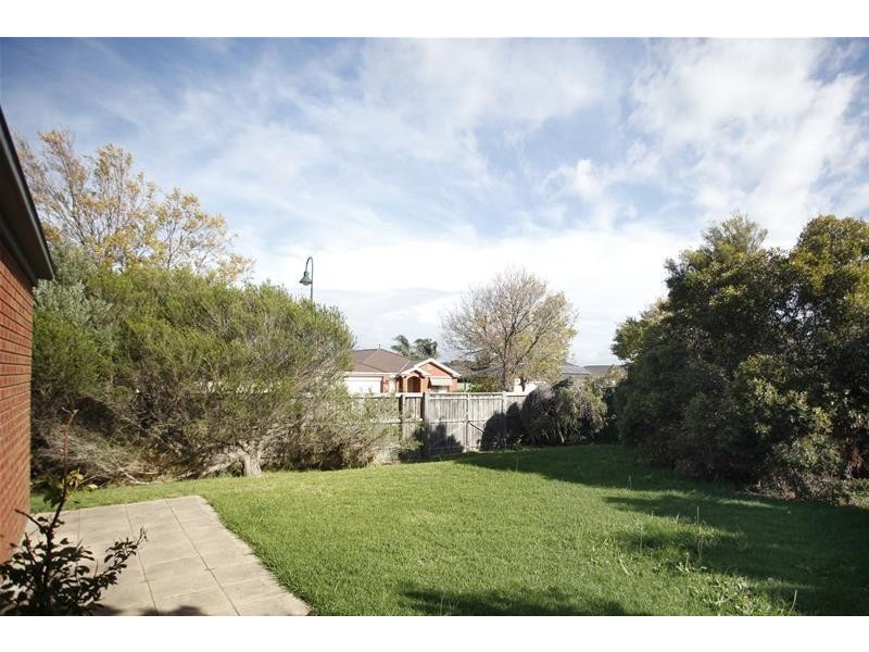 49 Sherwood Road, Narre Warren South VIC 3805