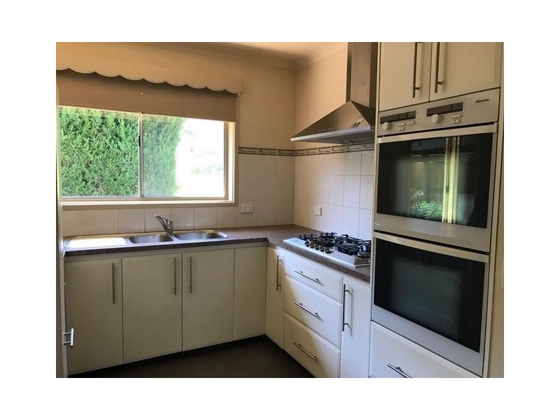 2 Ayr Court, Berwick VIC 3806