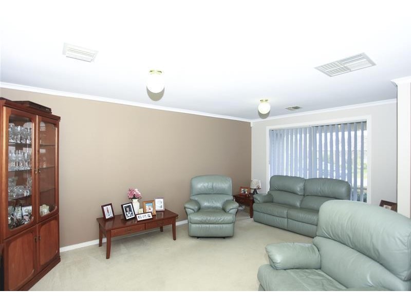 22 Warrenwood Place, Narre Warren VIC 3805