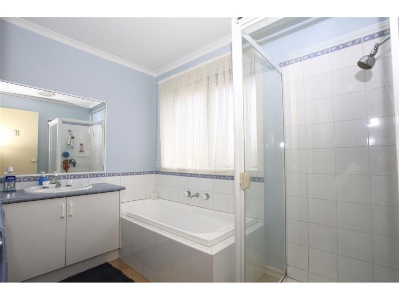 22 Warrenwood Place, Narre Warren VIC 3805