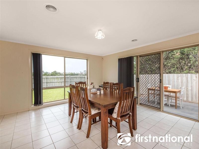 17 Glenora Way, Hampton Park VIC 3976